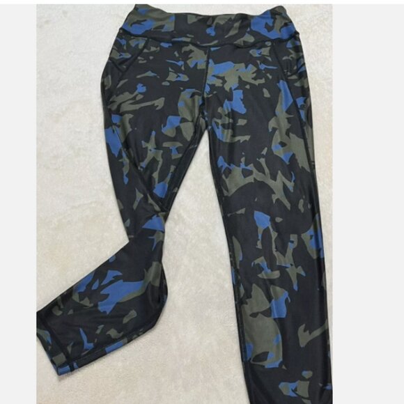 SWEATY BETTY ALL DAY CAMO LEGGINGS - SZ XL/US 12 - Picture 3 of 6